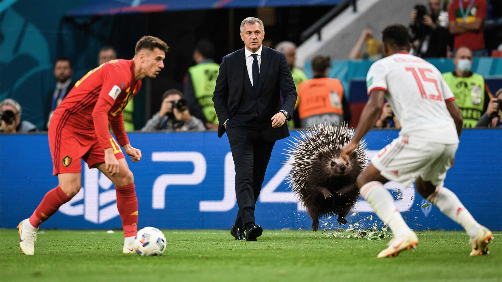 尽管面临来自联赛排名相仿欧洲诸强辽竞争局势，但外媒